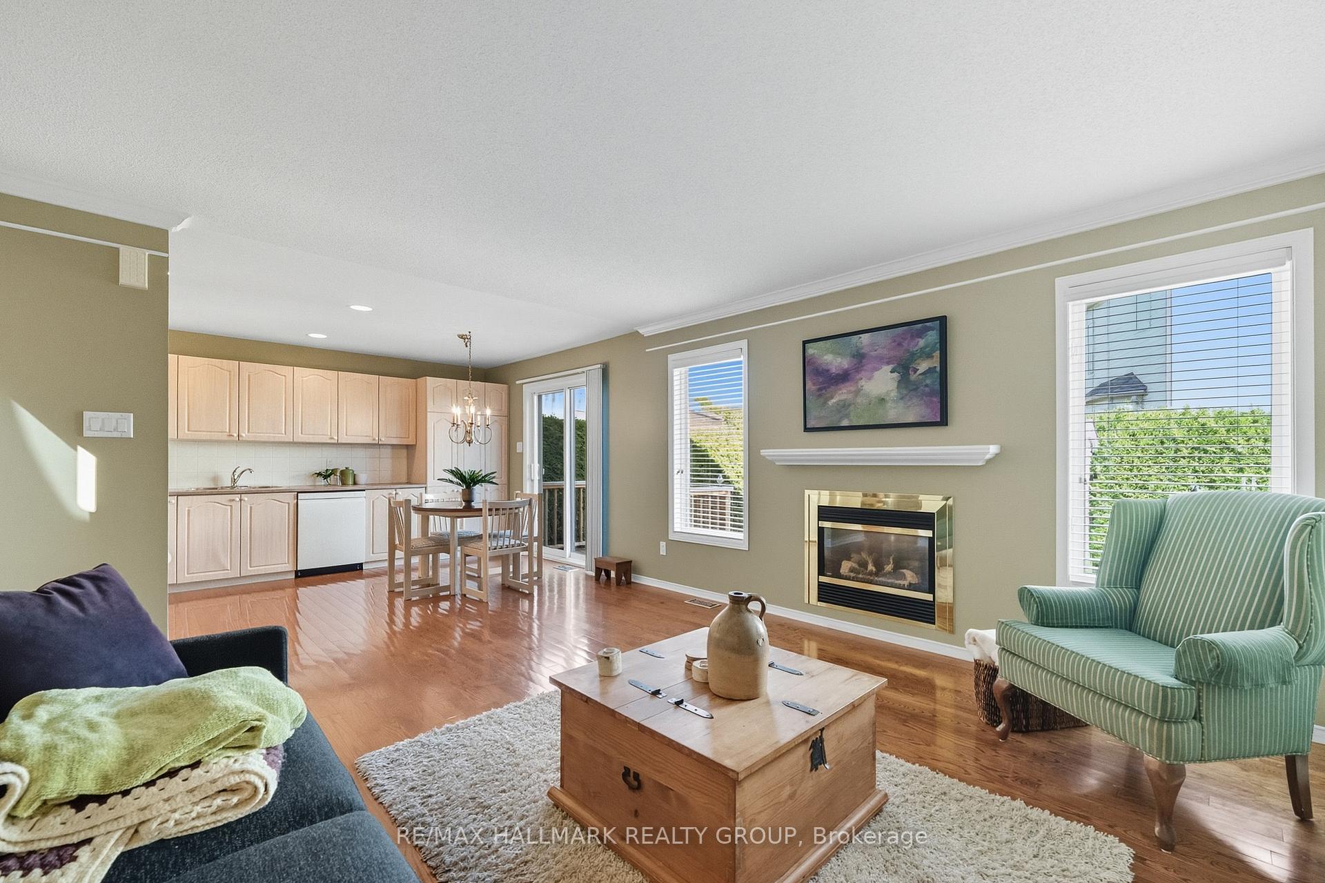 Photo 12 of 2357 Raintree Drive, Ottawa, Chapel Hill South - Orleans Village — HOMEH