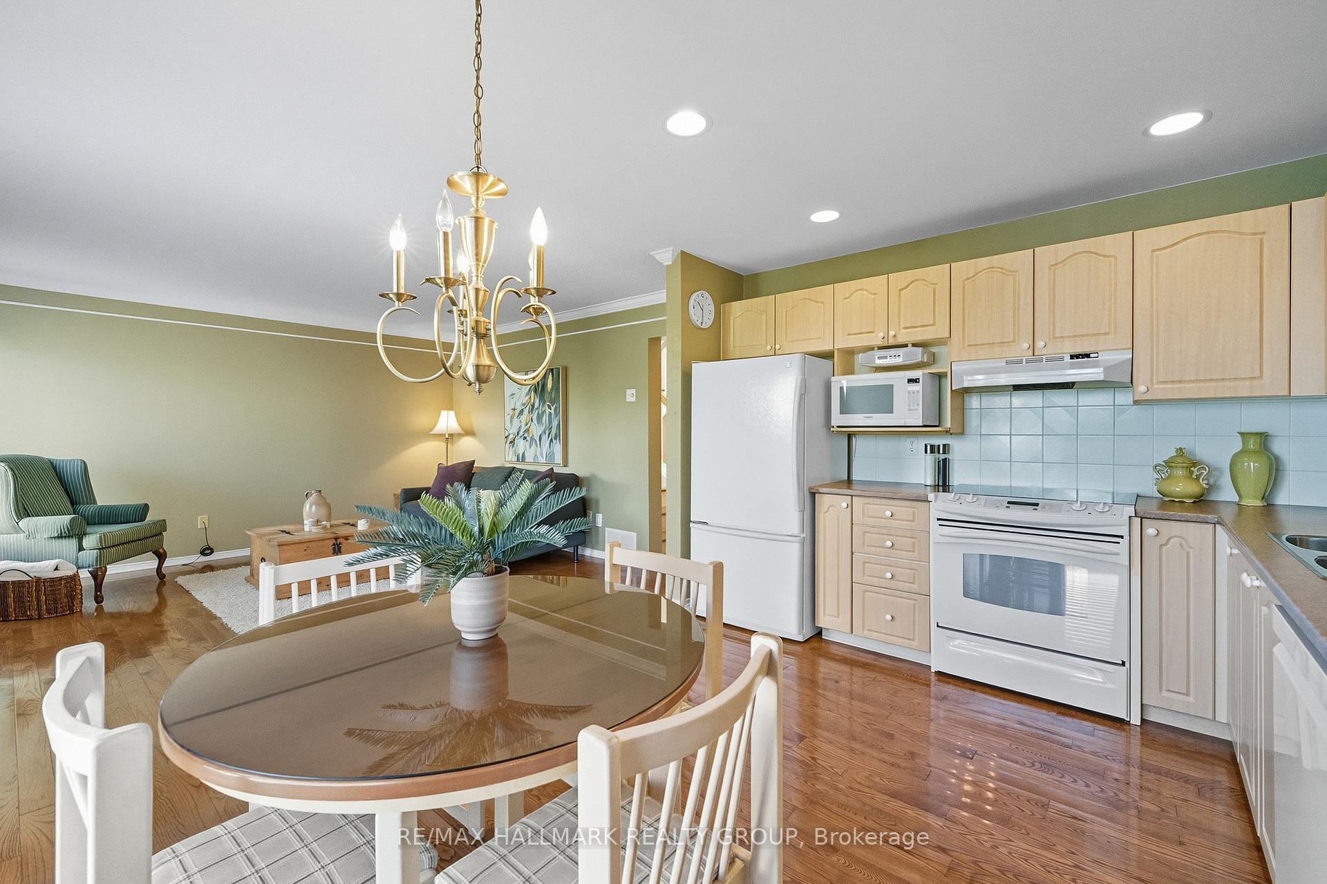 Photo 15 of 2357 Raintree Drive, Ottawa, Chapel Hill South - Orleans Village — HOMEH