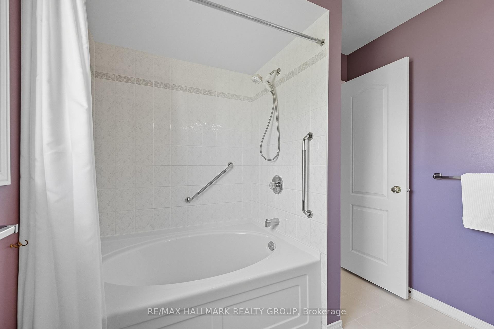 Photo 19 of 2357 Raintree Drive, Ottawa, Chapel Hill South - Orleans Village — HOMEH
