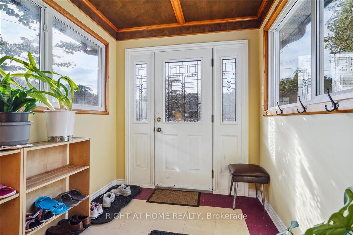 Photo 4 of 6311 Barker Street, Niagara Falls, Dorchester — HOMEH