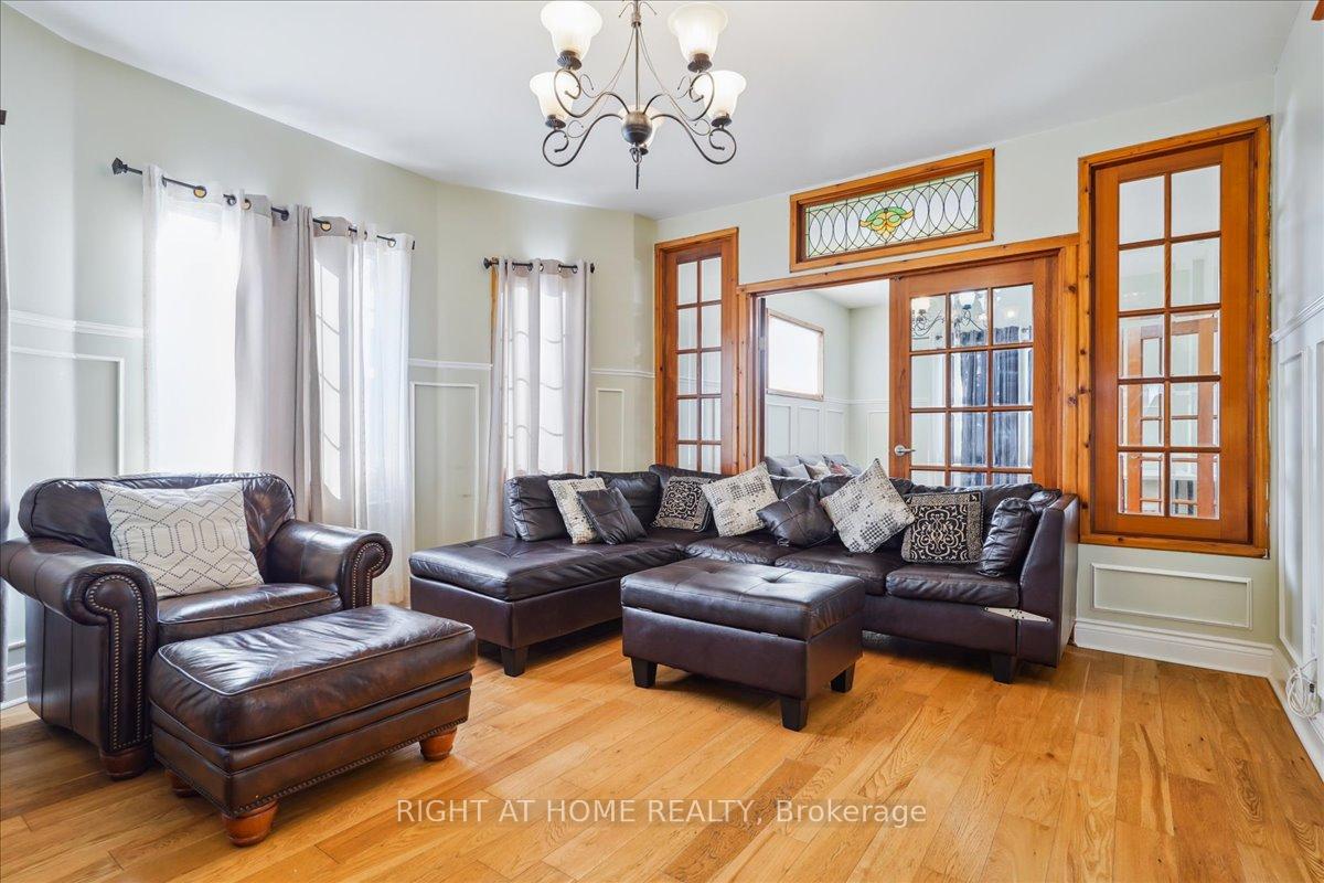 Photo 5 of 6311 Barker Street, Niagara Falls, Dorchester — HOMEH