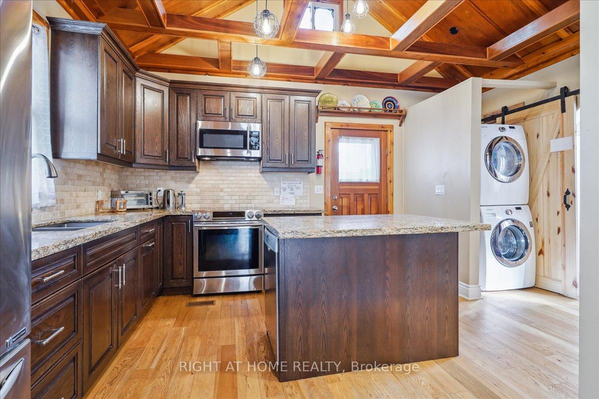 Photo 8 of 6311 Barker Street, Niagara Falls, Dorchester — HOMEH