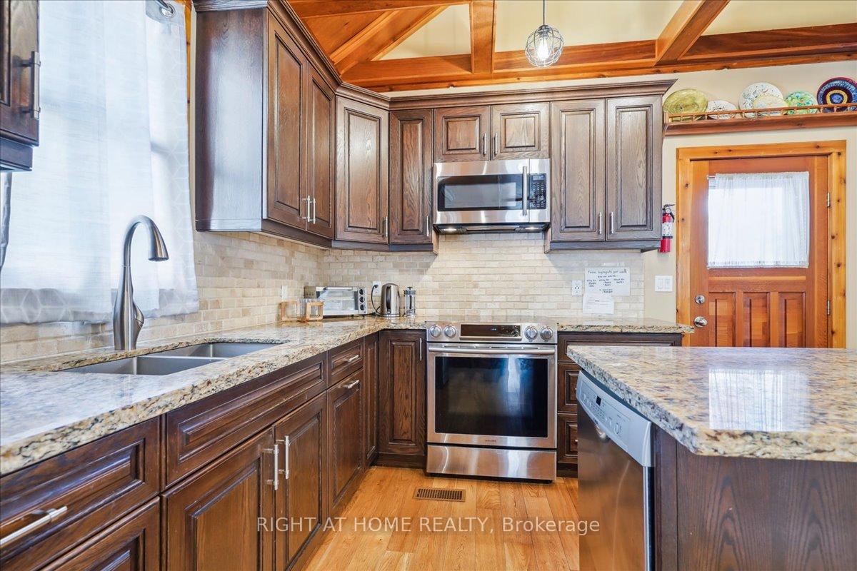 Photo 9 of 6311 Barker Street, Niagara Falls, Dorchester — HOMEH