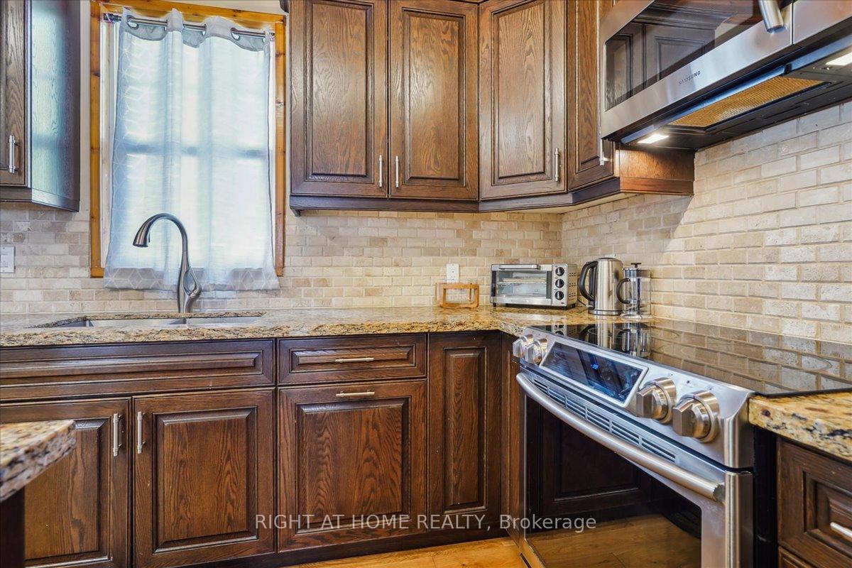 Photo 11 of 6311 Barker Street, Niagara Falls, Dorchester — HOMEH