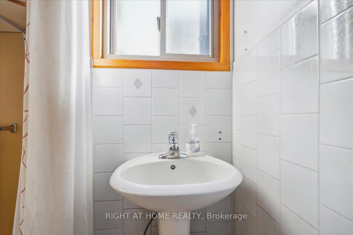 Photo 14 of 6311 Barker Street, Niagara Falls, Dorchester — HOMEH