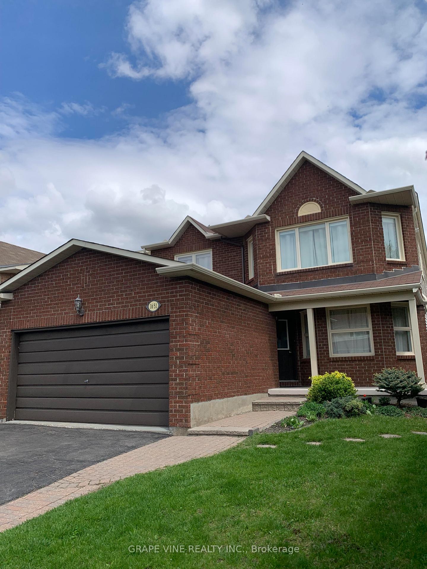 Photo 1 of 1651 Westport Crescent, Ottawa, Chateauneuf — HOMEH