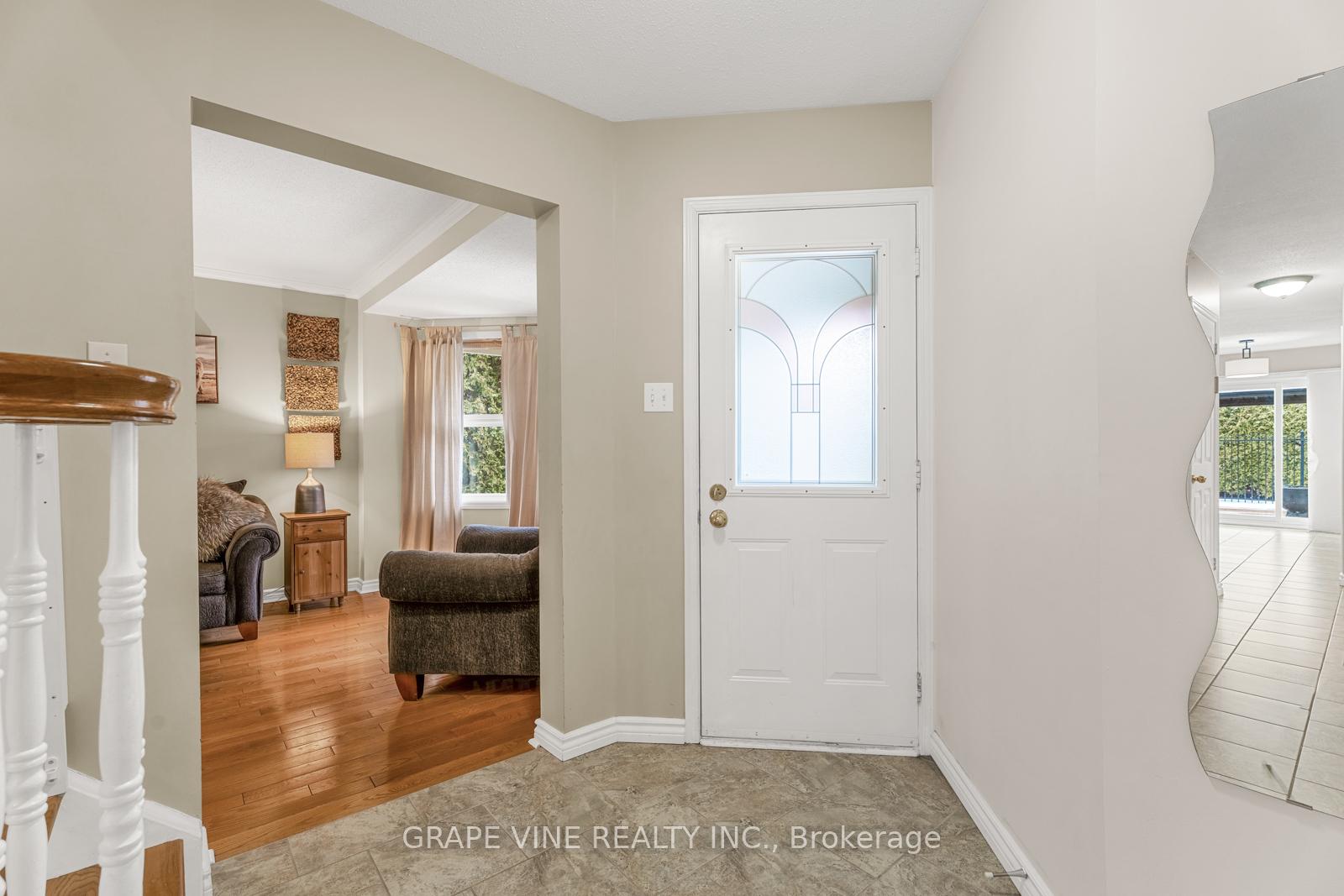Photo 2 of 1651 Westport Crescent, Ottawa, Chateauneuf — HOMEH