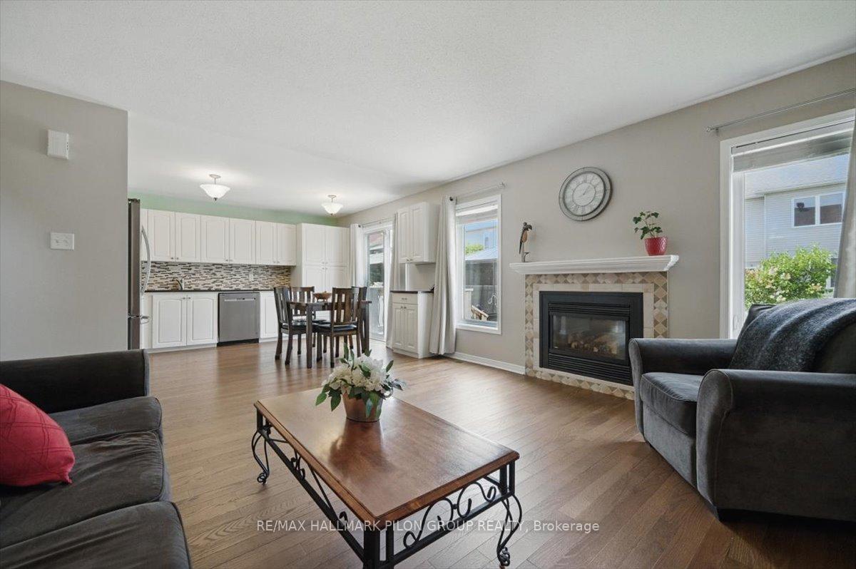 Photo 8 of 2112 Esprit Drive, Ottawa, Avalon East — HOMEH