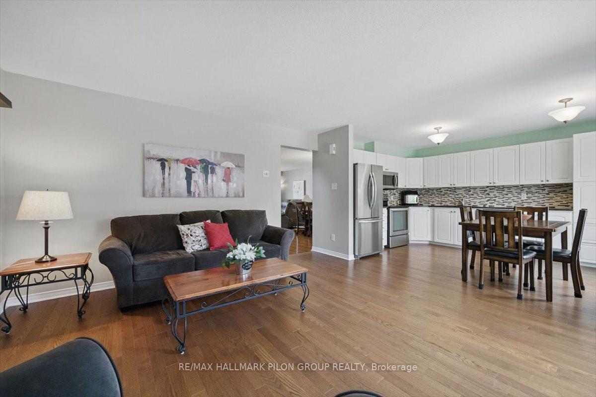 Photo 9 of 2112 Esprit Drive, Ottawa, Avalon East — HOMEH