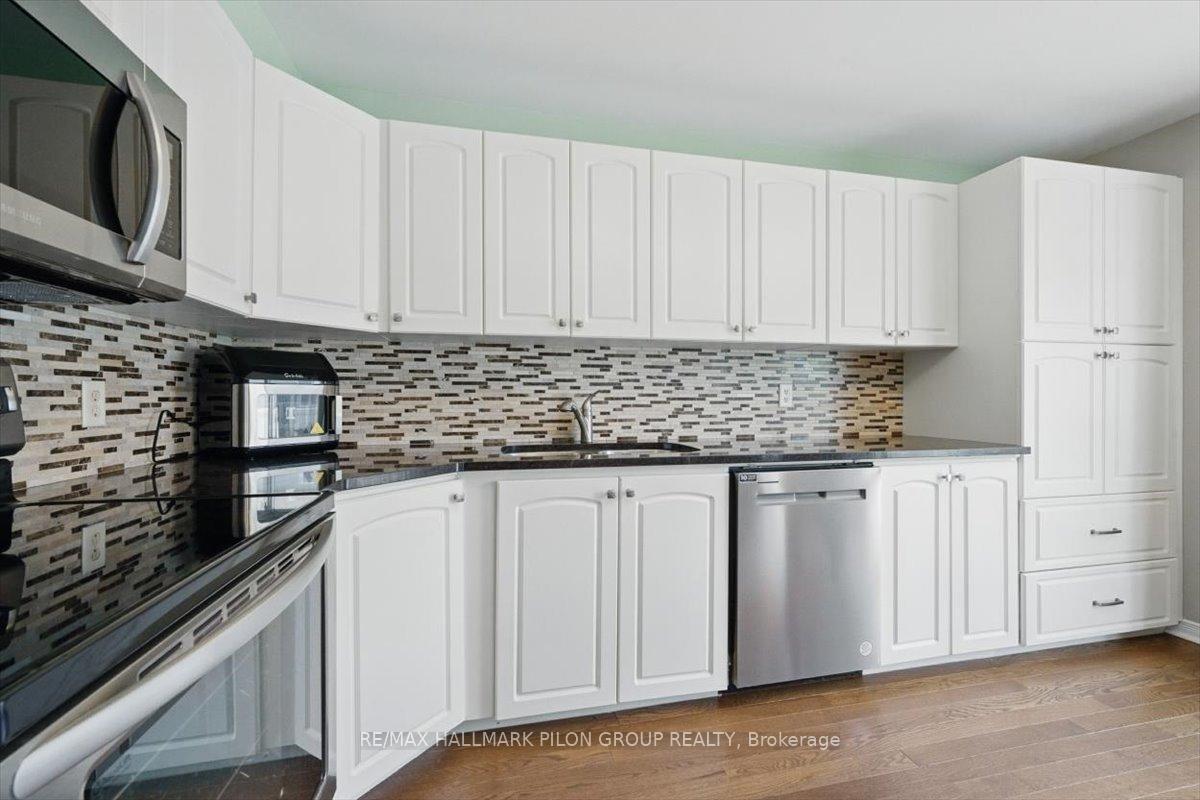 Photo 11 of 2112 Esprit Drive, Ottawa, Avalon East — HOMEH