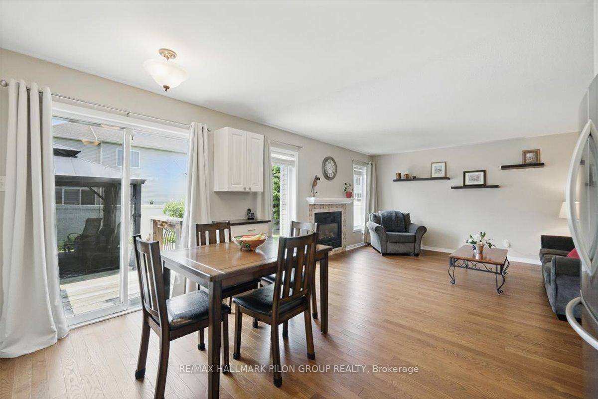 Photo 13 of 2112 Esprit Drive, Ottawa, Avalon East — HOMEH