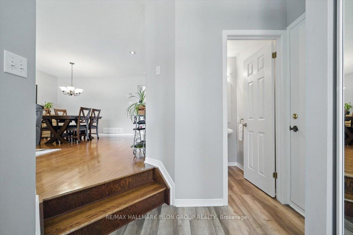 Photo 15 of 2112 Esprit Drive, Ottawa, Avalon East — HOMEH