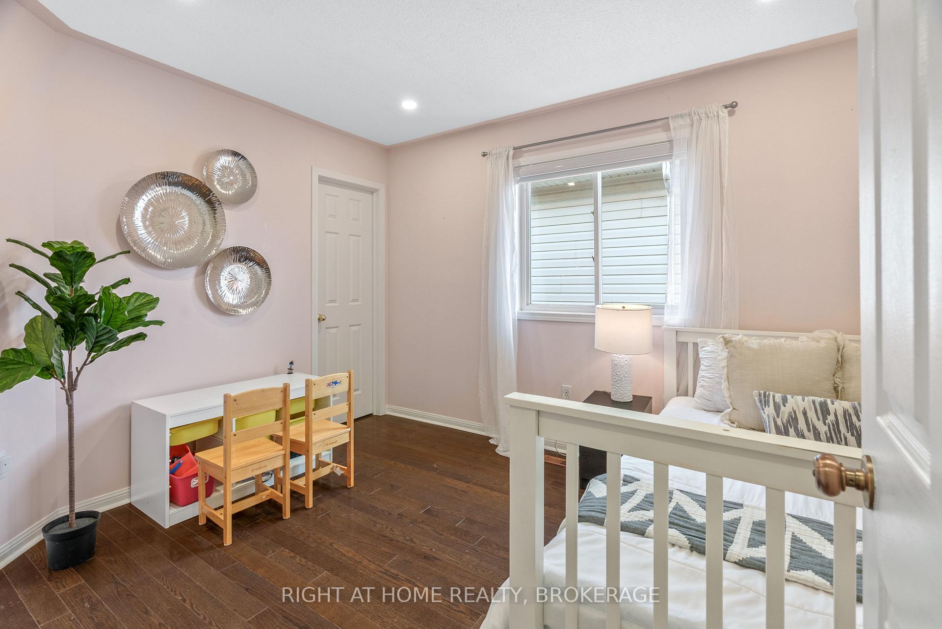 Photo 6 of 166 Hampshire Way, Milton, Dempsey — HOMEH