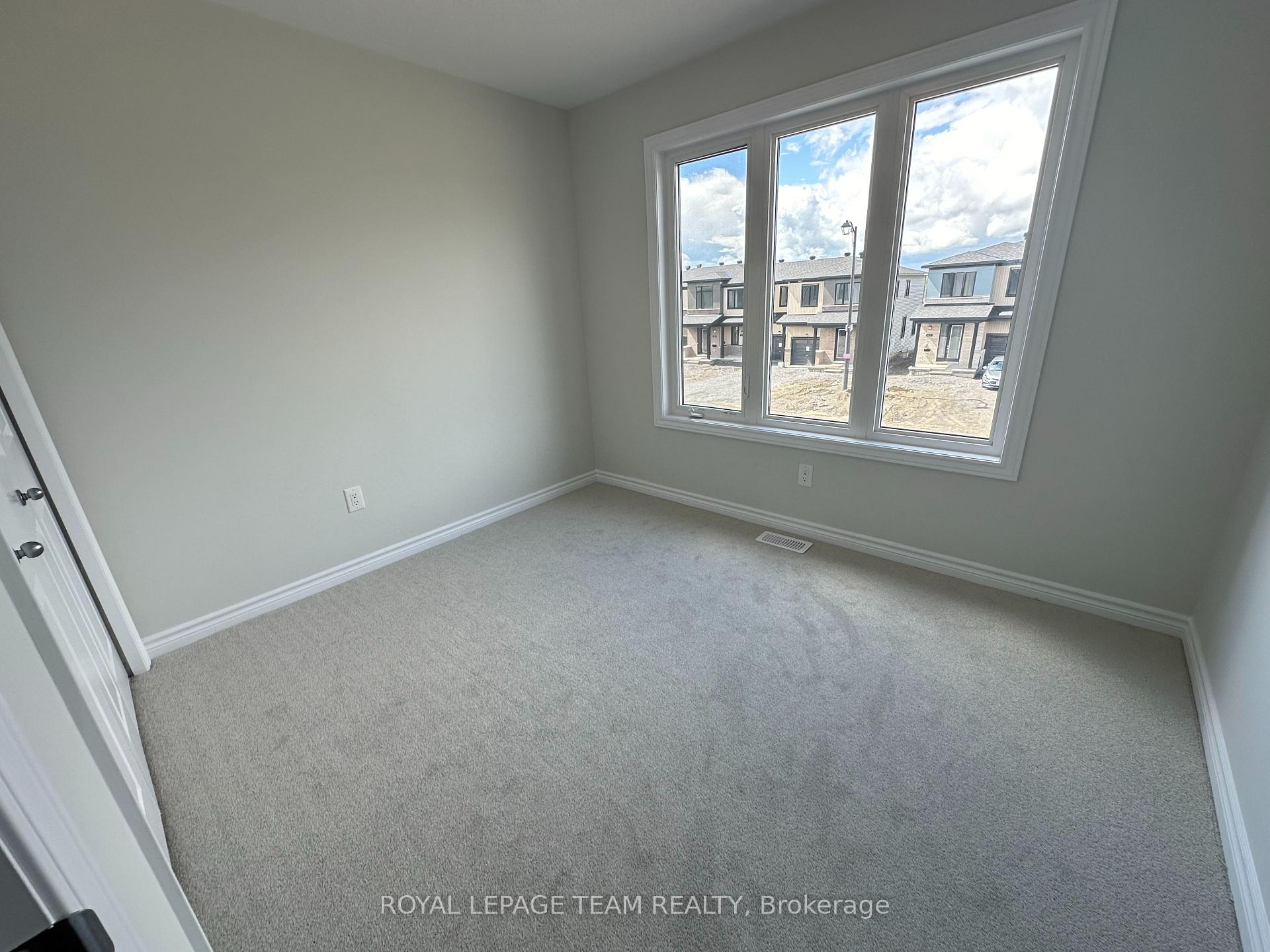 Photo 16 of 48 Chemin De Jargeau Road, Ottawa, Chapel Hill South - Orleans Village — HOMEH