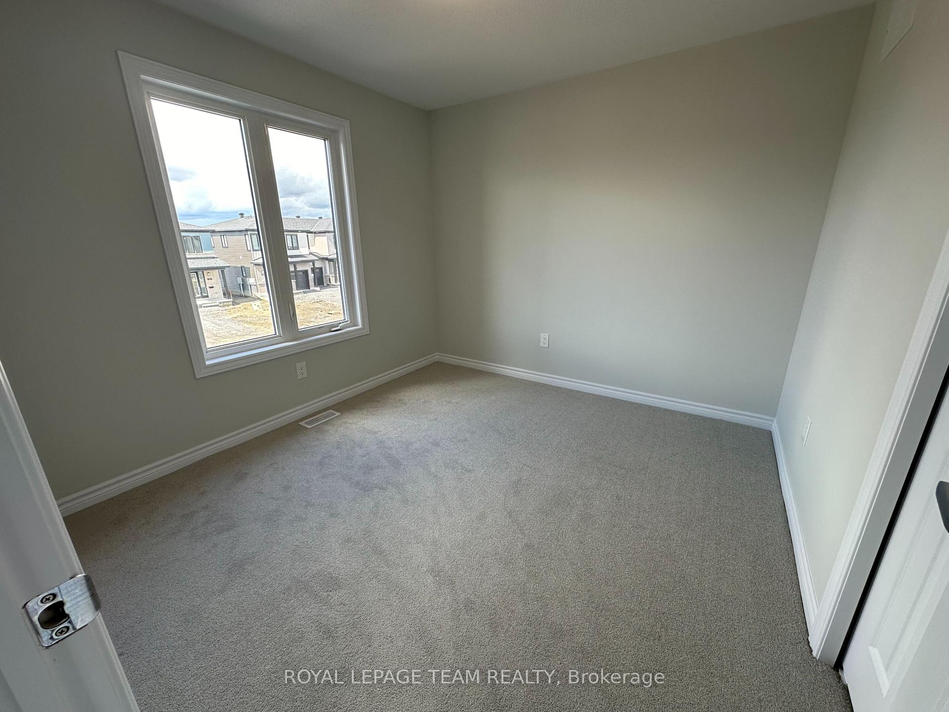 Photo 17 of 48 Chemin De Jargeau Road, Ottawa, Chapel Hill South - Orleans Village — HOMEH