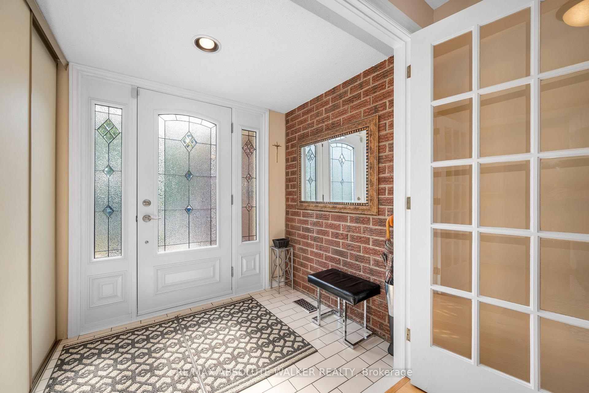 Photo 3 of 1866 Robinwood Place, Ottawa, Chapel Hill — HOMEH