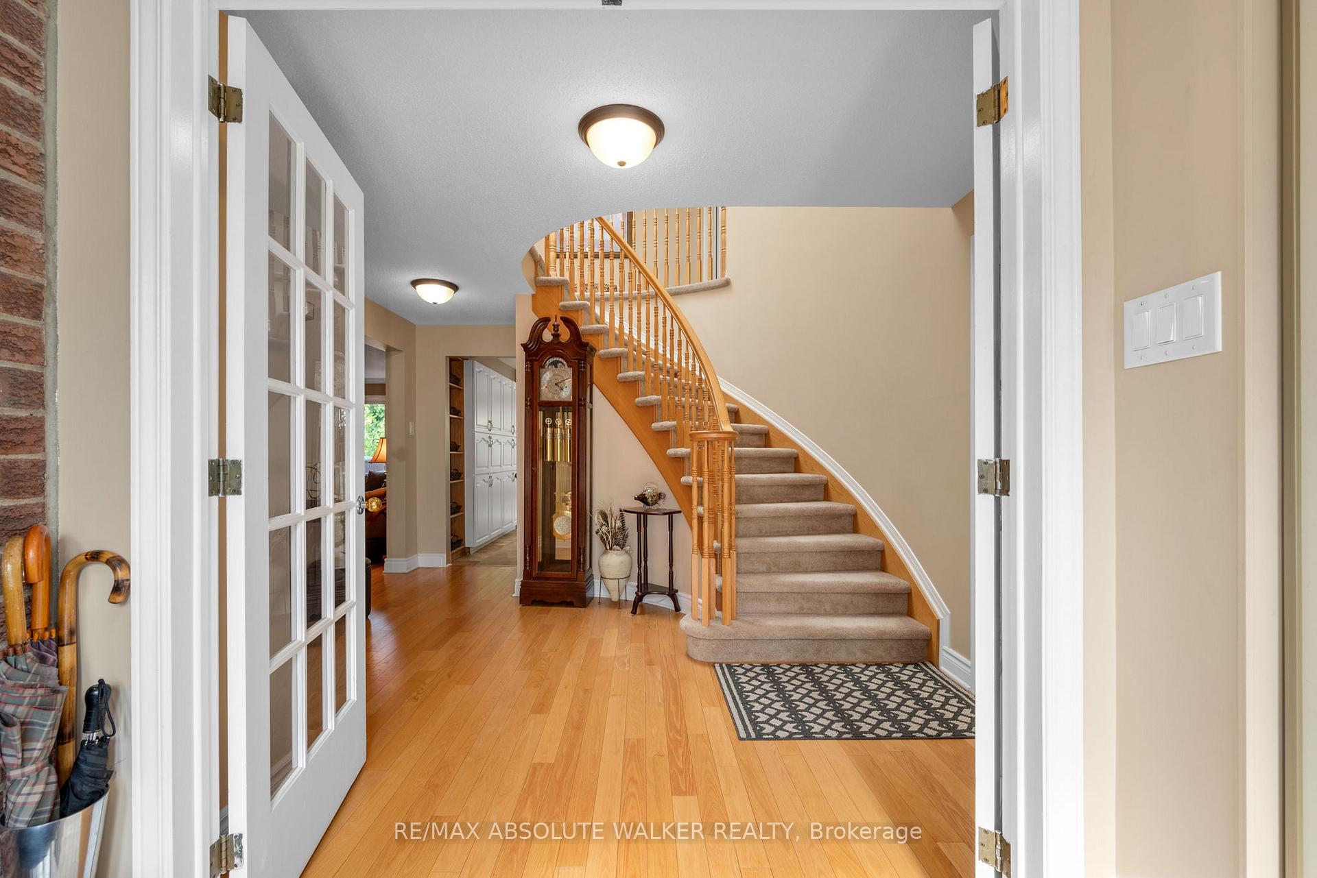 Photo 4 of 1866 Robinwood Place, Ottawa, Chapel Hill — HOMEH
