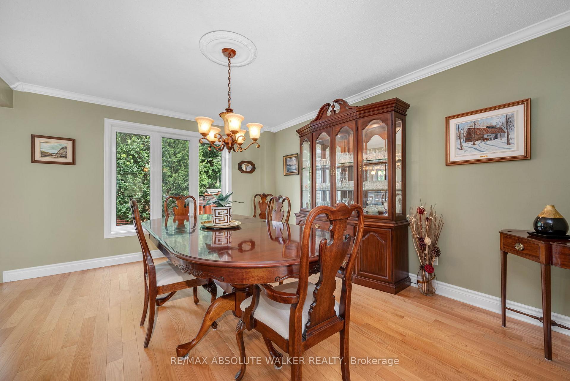 Photo 9 of 1866 Robinwood Place, Ottawa, Chapel Hill — HOMEH