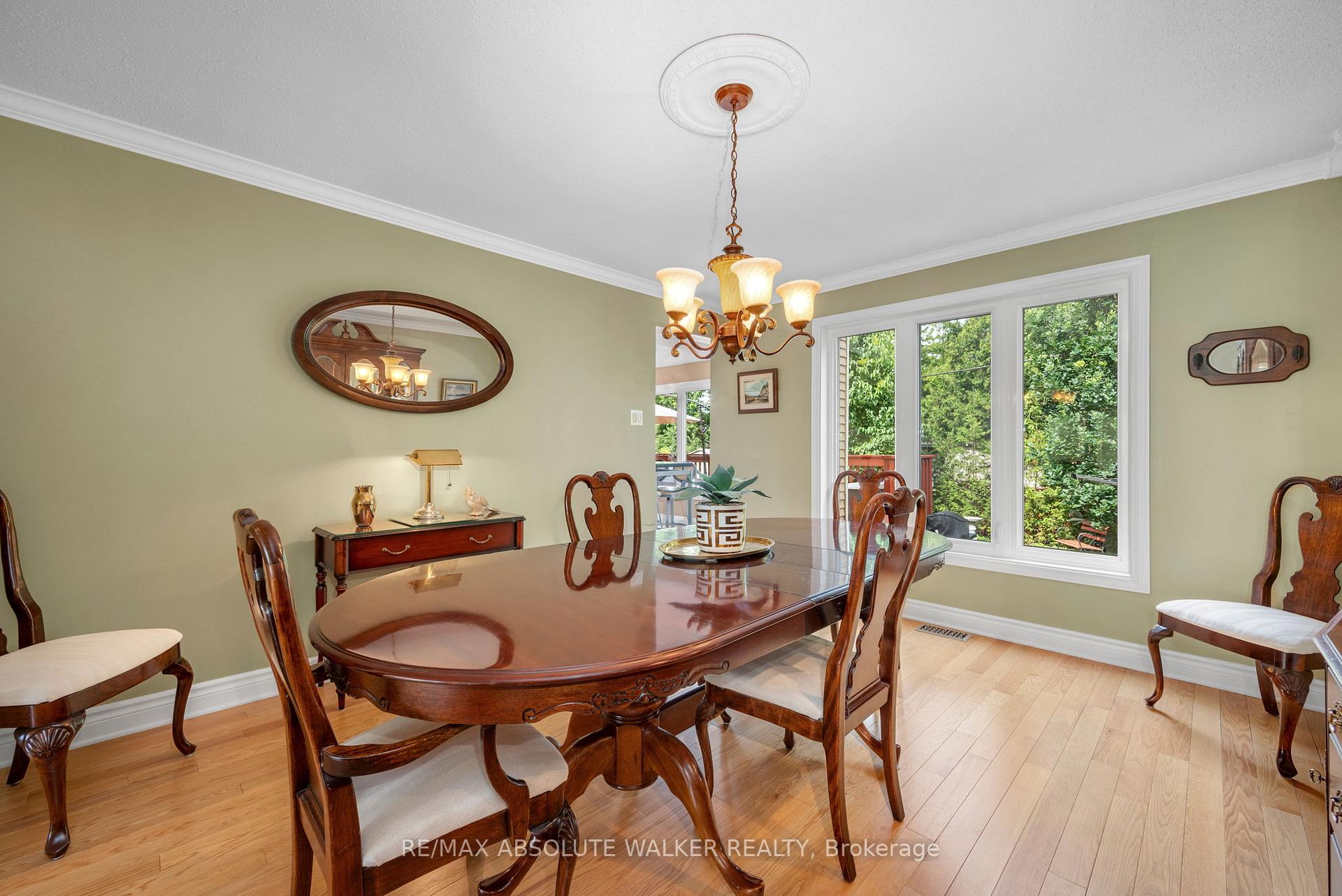 Photo 10 of 1866 Robinwood Place, Ottawa, Chapel Hill — HOMEH