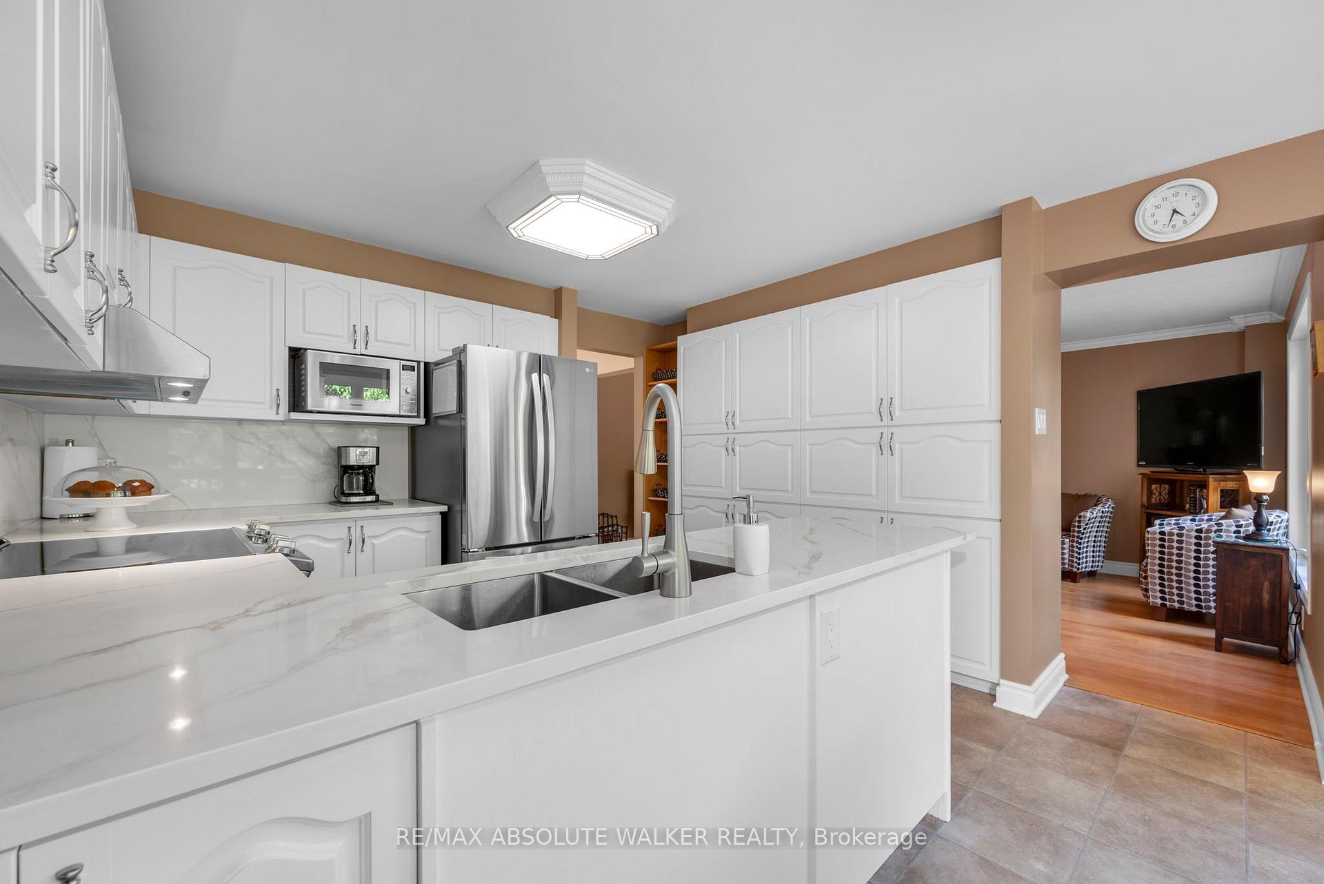 Photo 12 of 1866 Robinwood Place, Ottawa, Chapel Hill — HOMEH