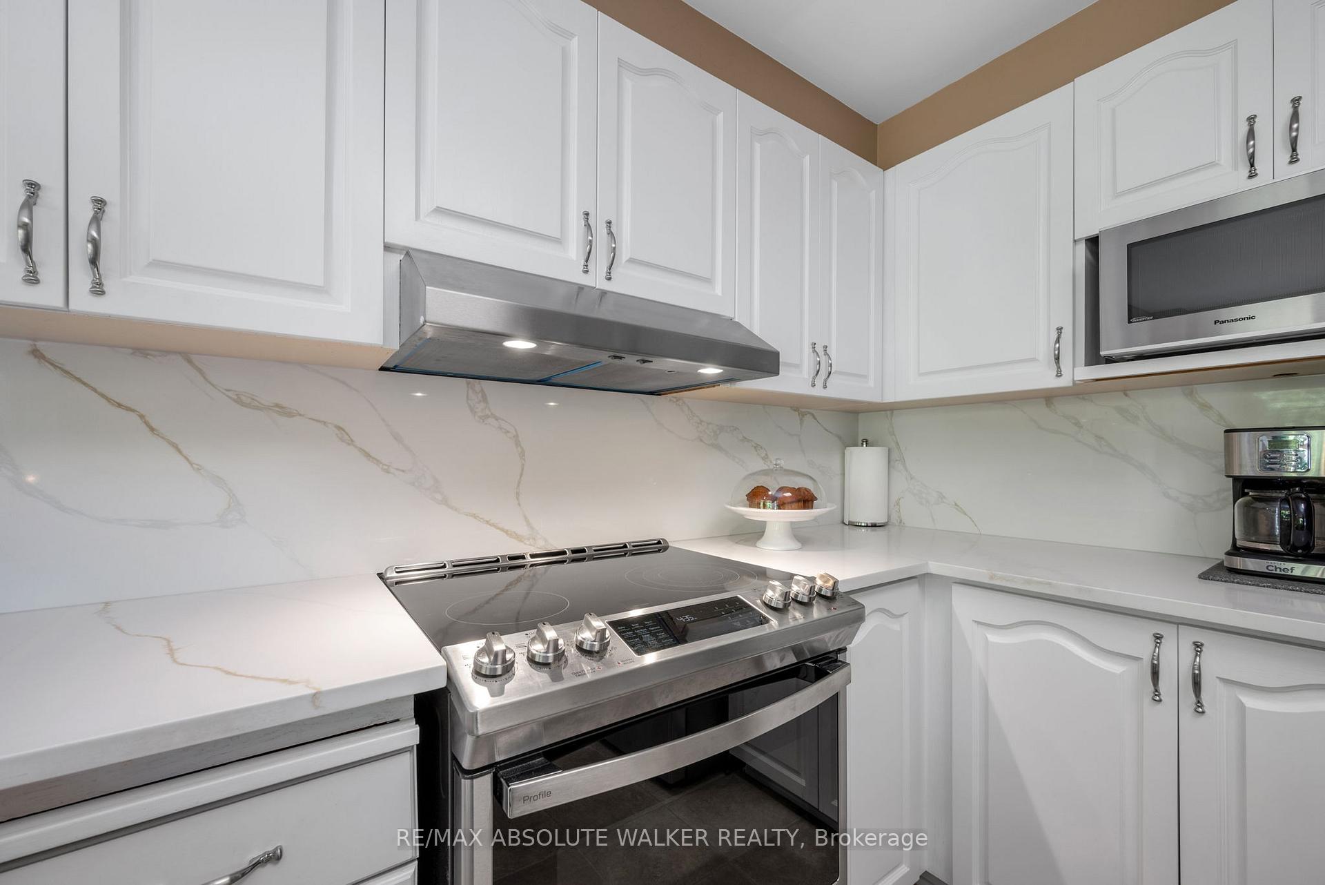 Photo 14 of 1866 Robinwood Place, Ottawa, Chapel Hill — HOMEH