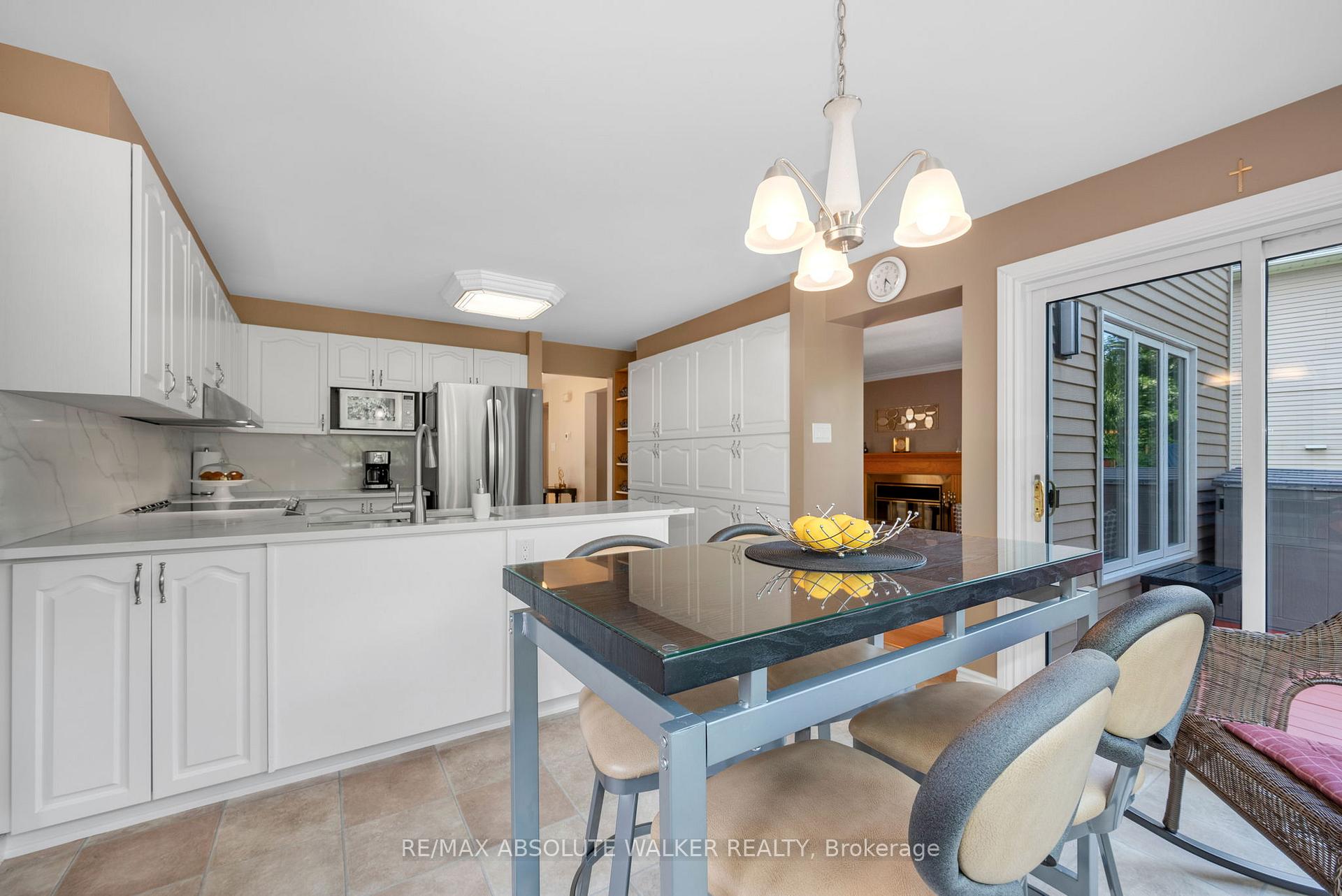 Photo 15 of 1866 Robinwood Place, Ottawa, Chapel Hill — HOMEH