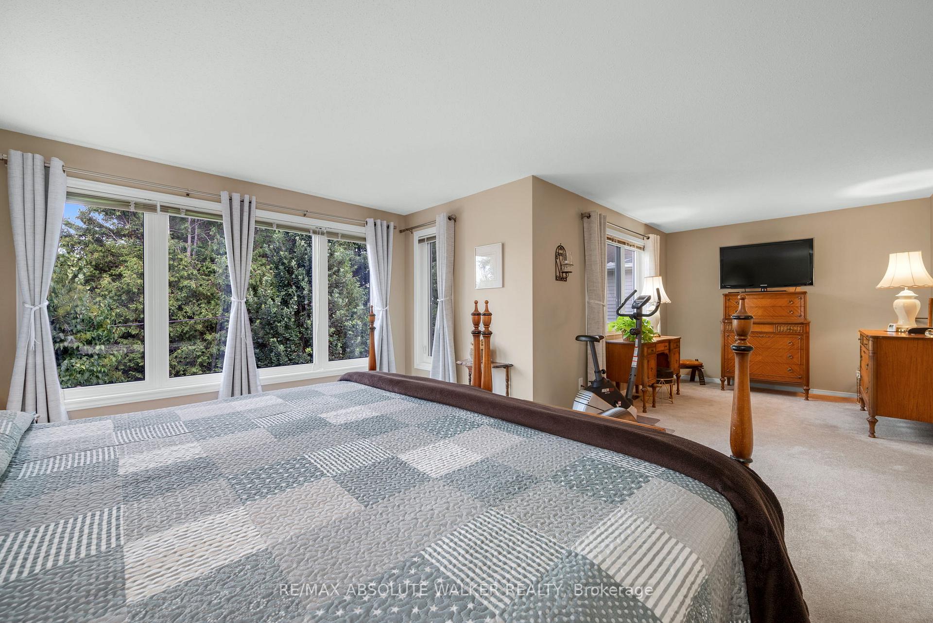 Photo 23 of 1866 Robinwood Place, Ottawa, Chapel Hill — HOMEH