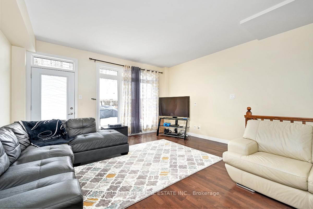 Photo 4 of 116 Lionel Pvt, Ottawa, Springridge/East Village — HOMEH