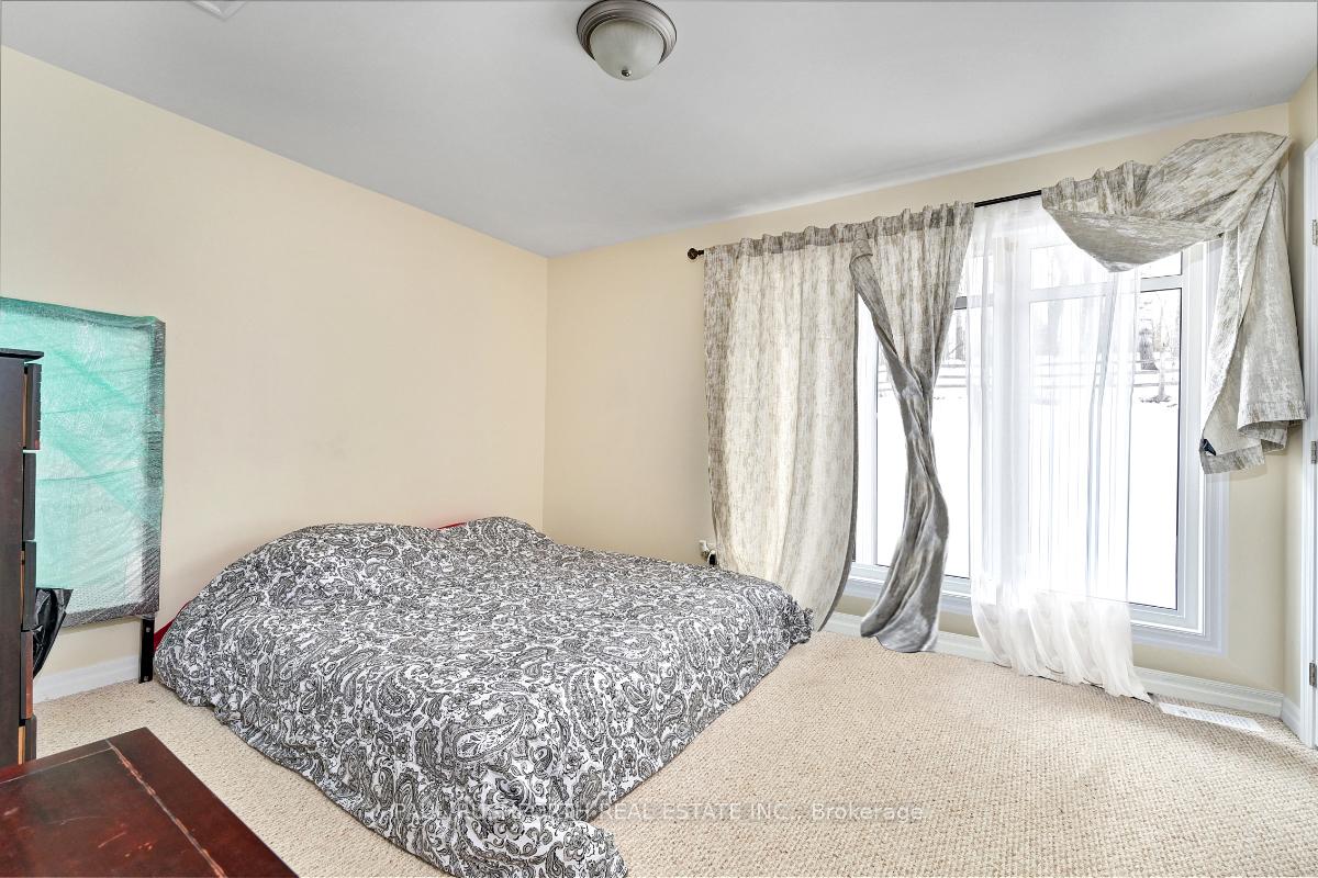 Photo 11 of 116 Lionel Pvt, Ottawa, Springridge/East Village — HOMEH