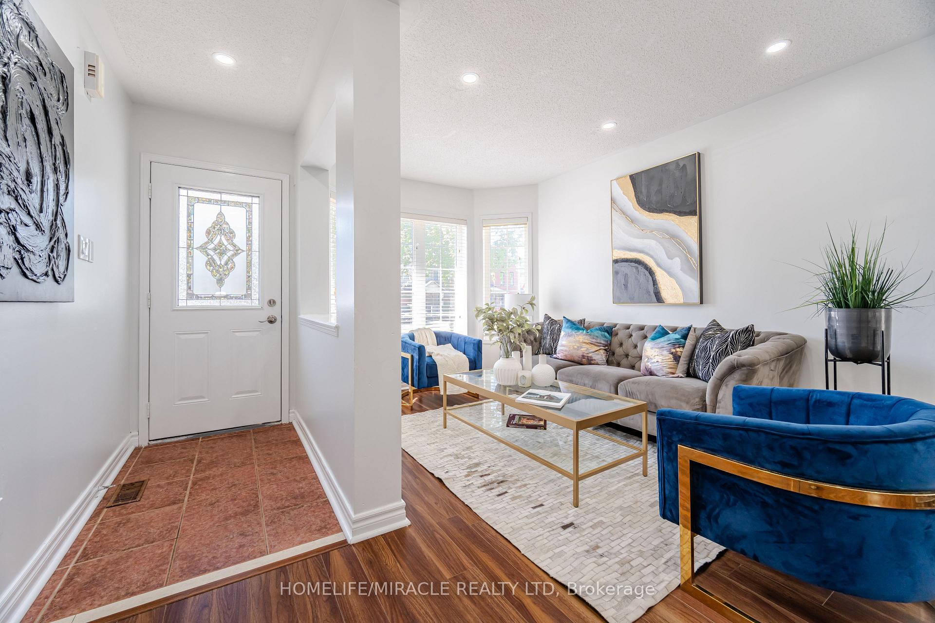 Photo 6 of 913 Taggart Crescent, Oshawa, Pinecrest — HOMEH