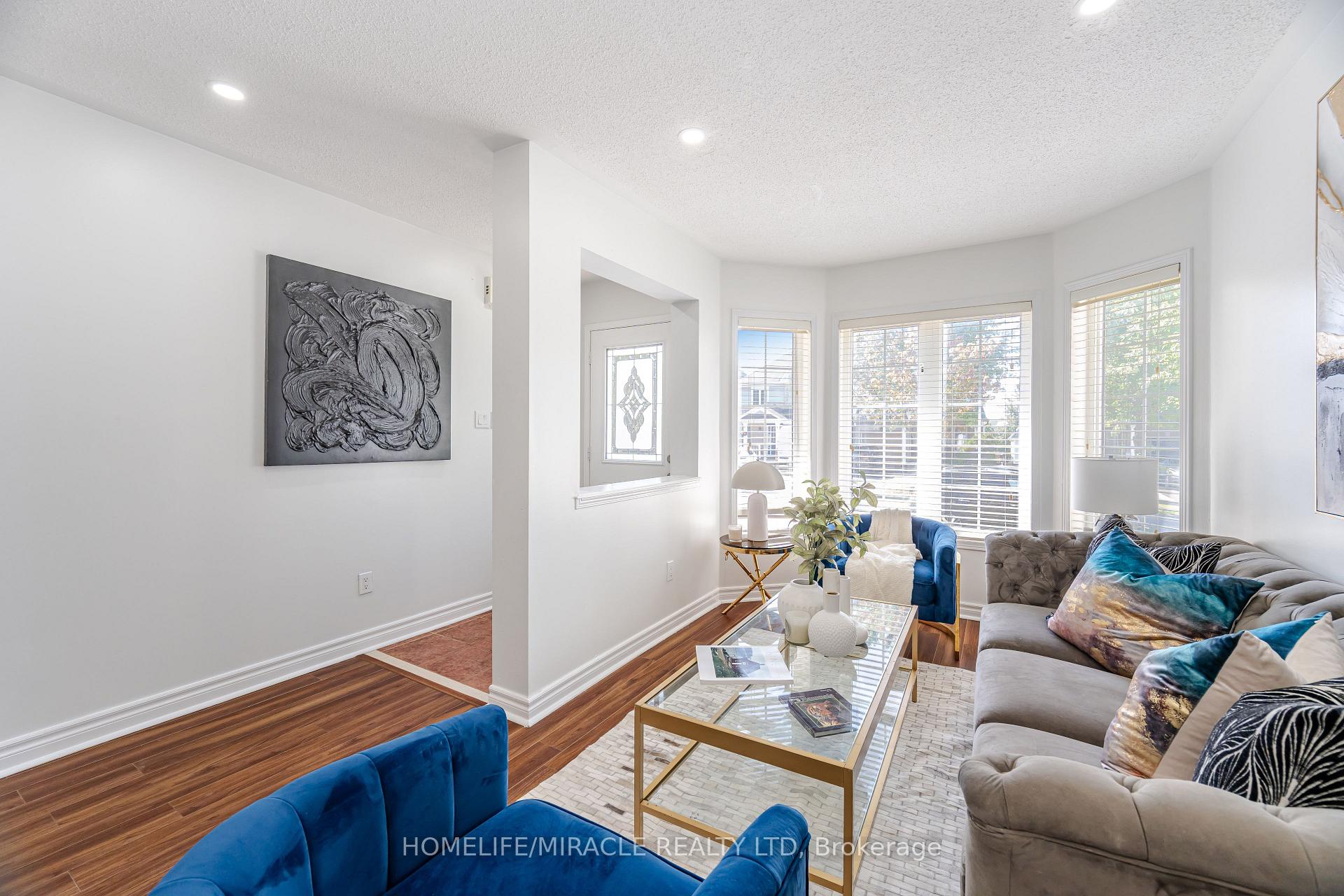 Photo 7 of 913 Taggart Crescent, Oshawa, Pinecrest — HOMEH
