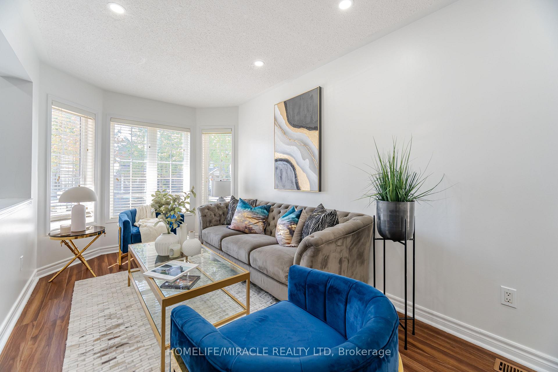 Photo 8 of 913 Taggart Crescent, Oshawa, Pinecrest — HOMEH