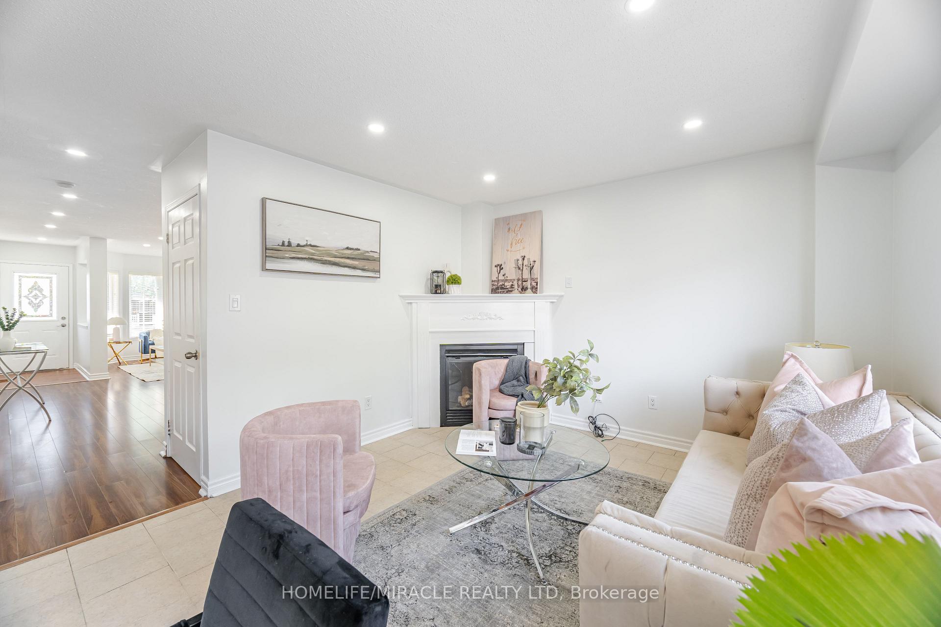 Photo 13 of 913 Taggart Crescent, Oshawa, Pinecrest — HOMEH