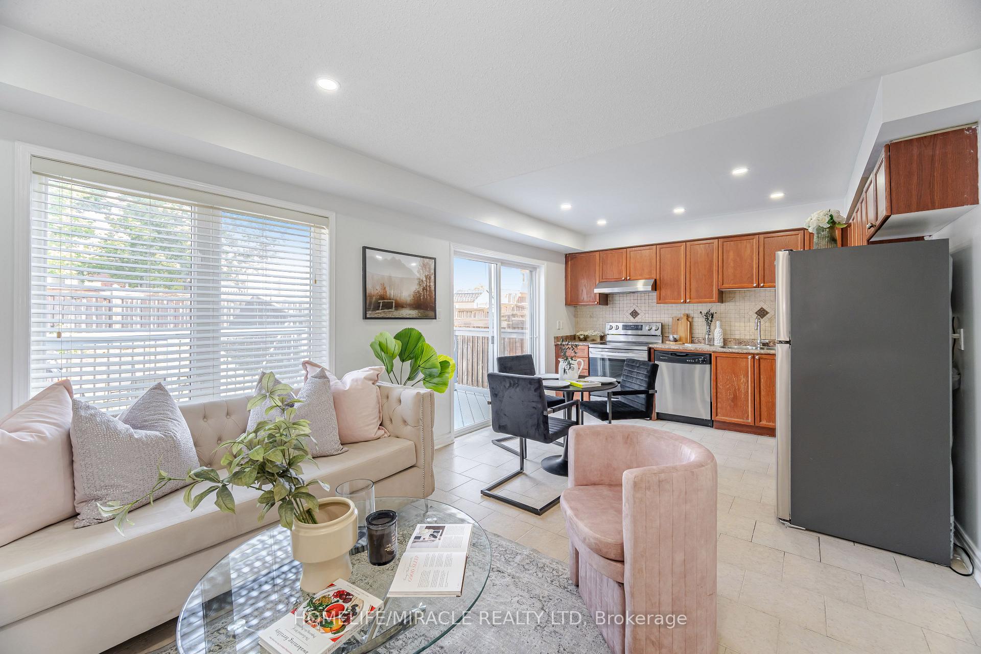 Photo 17 of 913 Taggart Crescent, Oshawa, Pinecrest — HOMEH