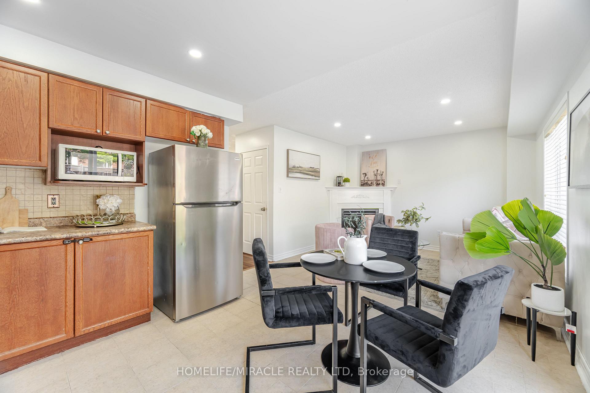 Photo 22 of 913 Taggart Crescent, Oshawa, Pinecrest — HOMEH
