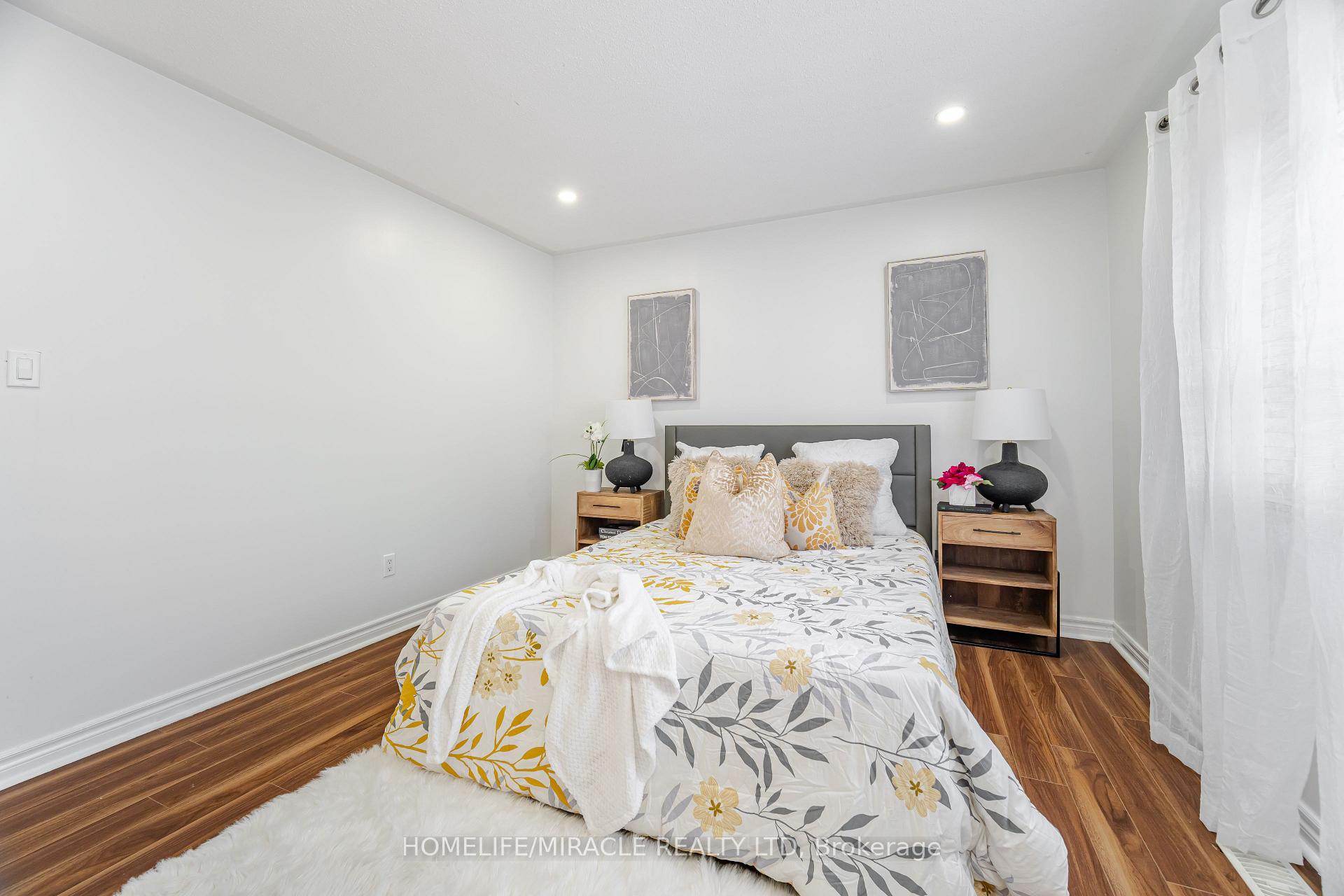 Photo 26 of 913 Taggart Crescent, Oshawa, Pinecrest — HOMEH