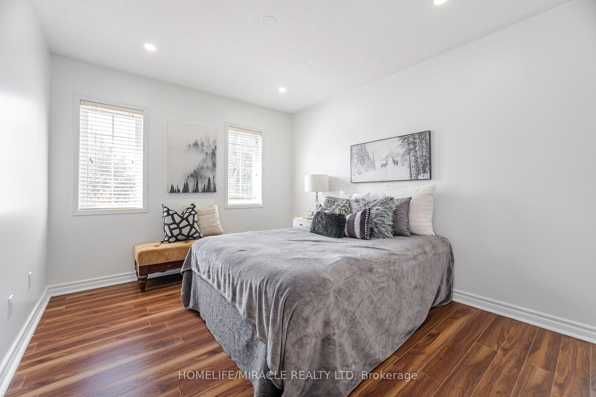 Photo 33 of 913 Taggart Crescent, Oshawa, Pinecrest — HOMEH