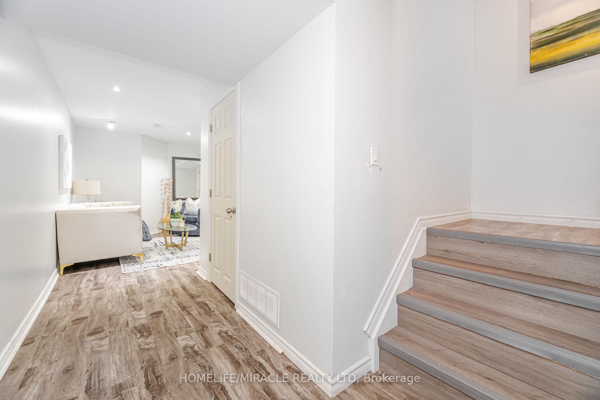 Photo 37 of 913 Taggart Crescent, Oshawa, Pinecrest — HOMEH