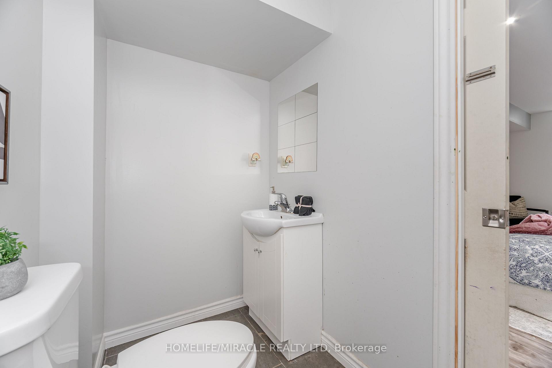 Photo 44 of 913 Taggart Crescent, Oshawa, Pinecrest — HOMEH