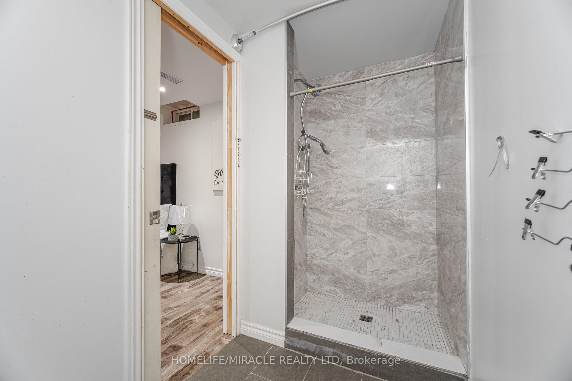 Photo 45 of 913 Taggart Crescent, Oshawa, Pinecrest — HOMEH