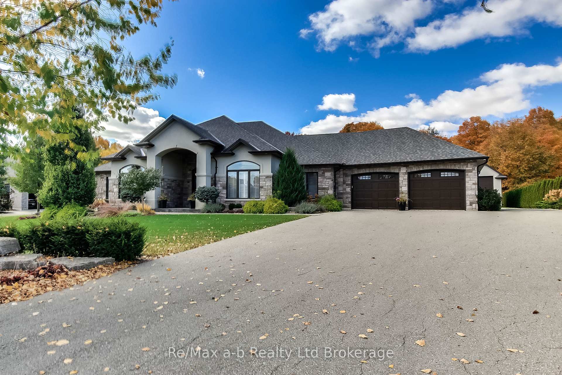 Photo 3 of 60 Otterview Drive, Norwich, Otterville — HOMEH
