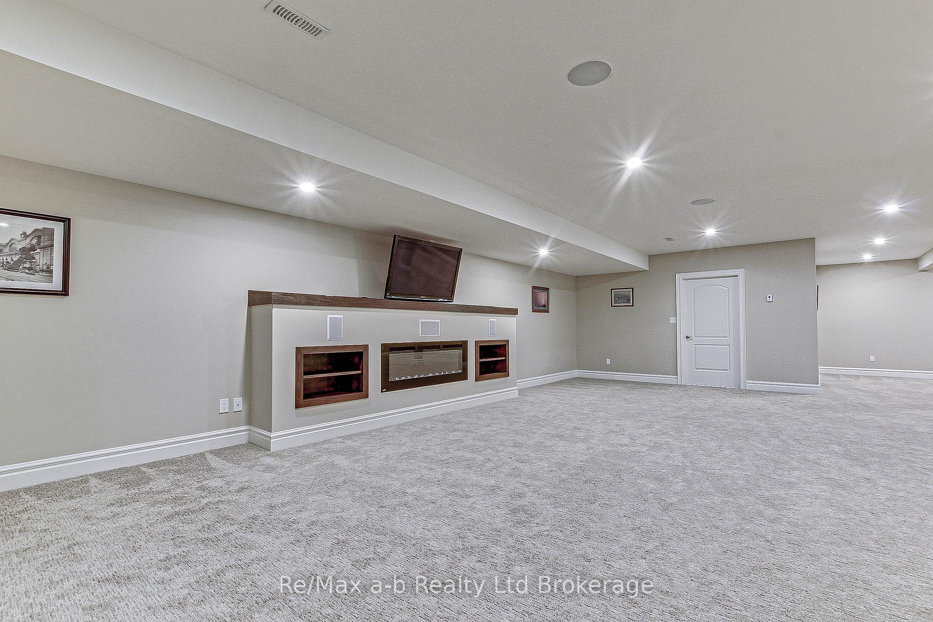Photo 27 of 60 Otterview Drive, Norwich, Otterville — HOMEH