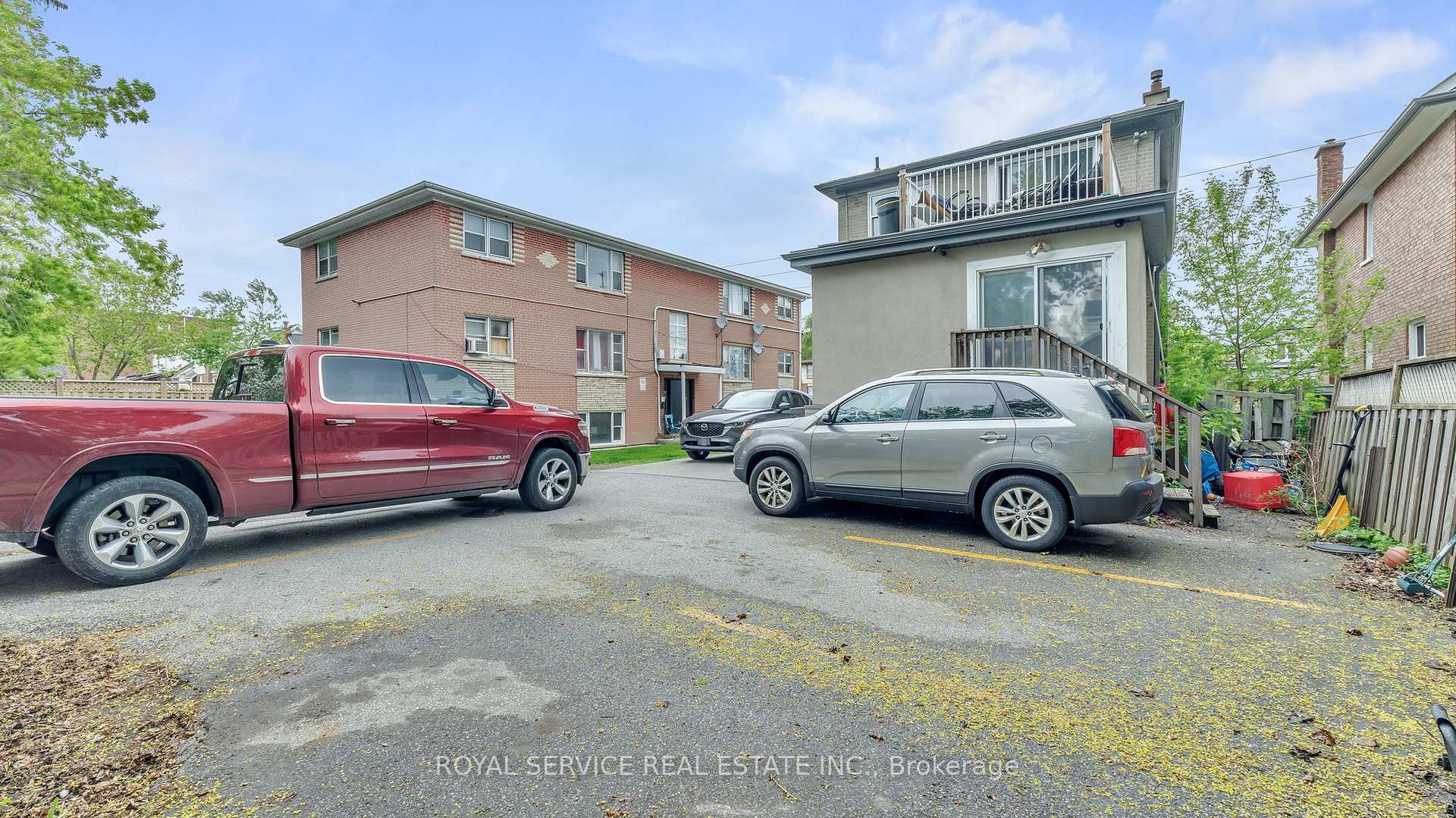 Photo 3 of 86 Park Road S, Oshawa, Vanier — HOMEH