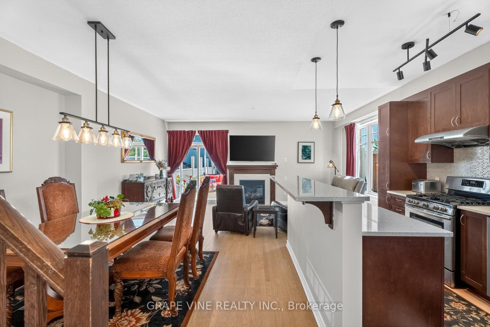 Photo 8 of 349 Grammond Circle, Ottawa, Avalon West — HOMEH