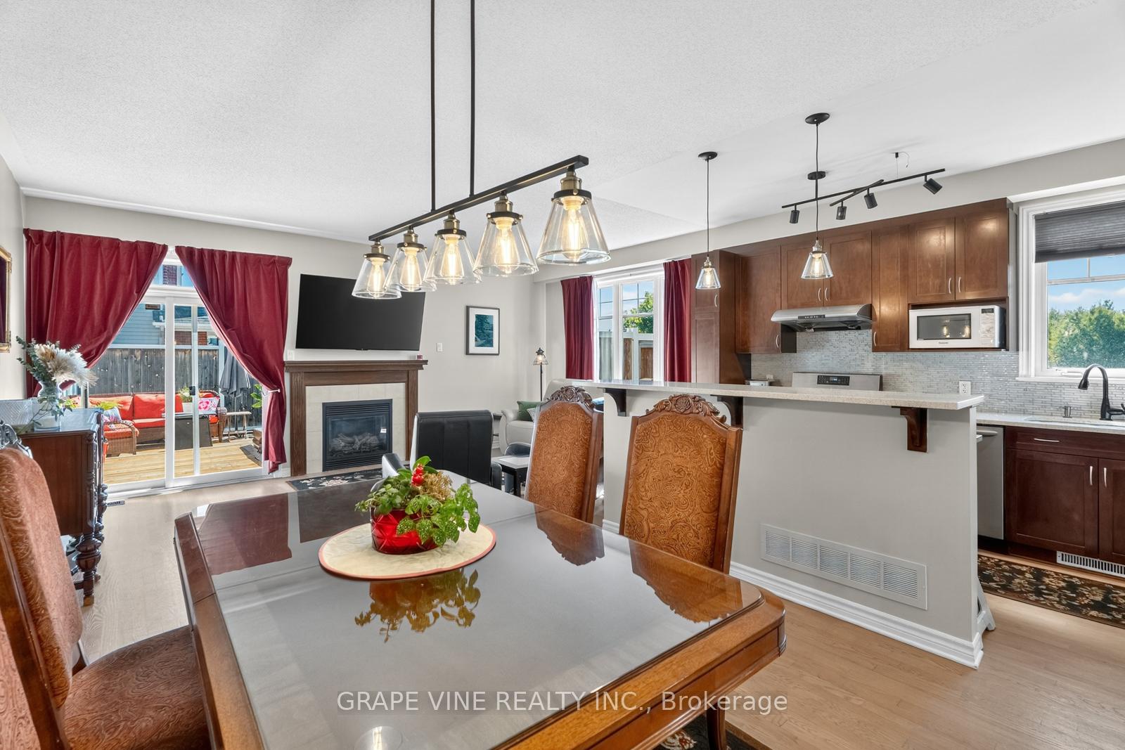 Photo 13 of 349 Grammond Circle, Ottawa, Avalon West — HOMEH