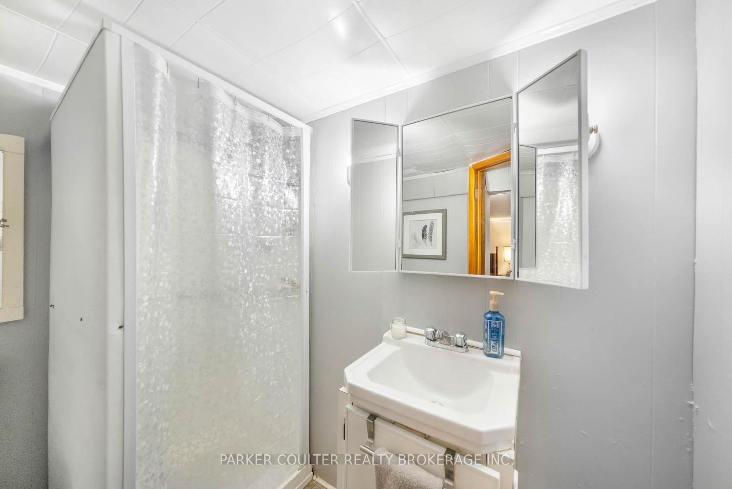 Photo 17 of 83 Andrew Street S, Orillia — HOMEH