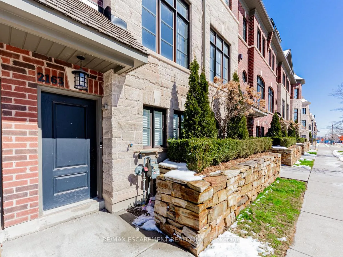 Photo 3 of 2163 Lillykin Street, Oakville, River Oaks — HOMEH