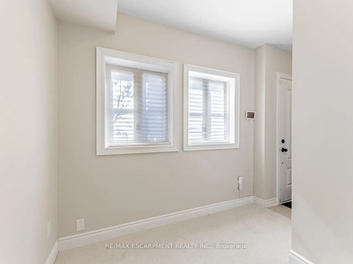 Photo 5 of 2163 Lillykin Street, Oakville, River Oaks — HOMEH