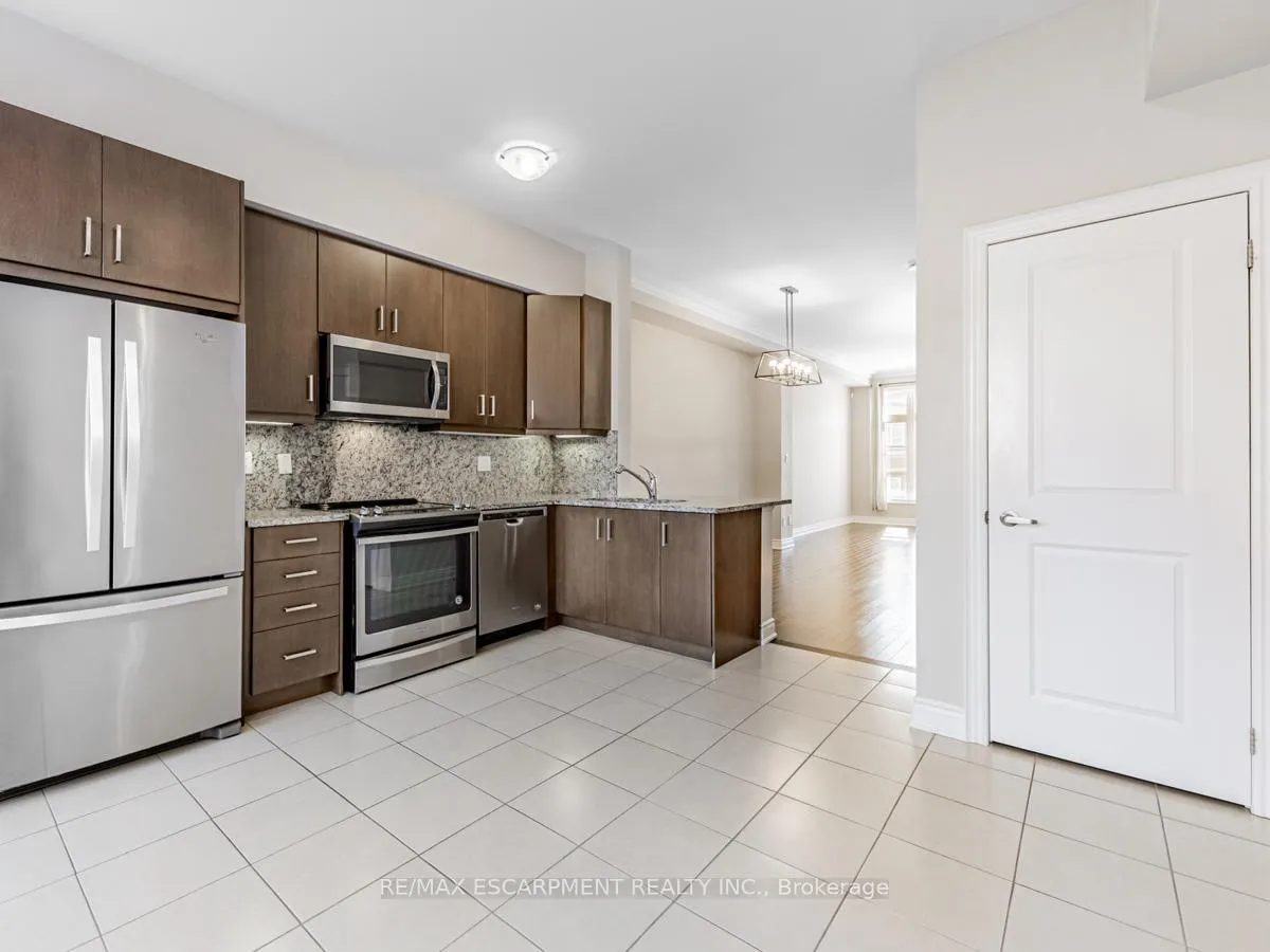 Photo 12 of 2163 Lillykin Street, Oakville, River Oaks — HOMEH