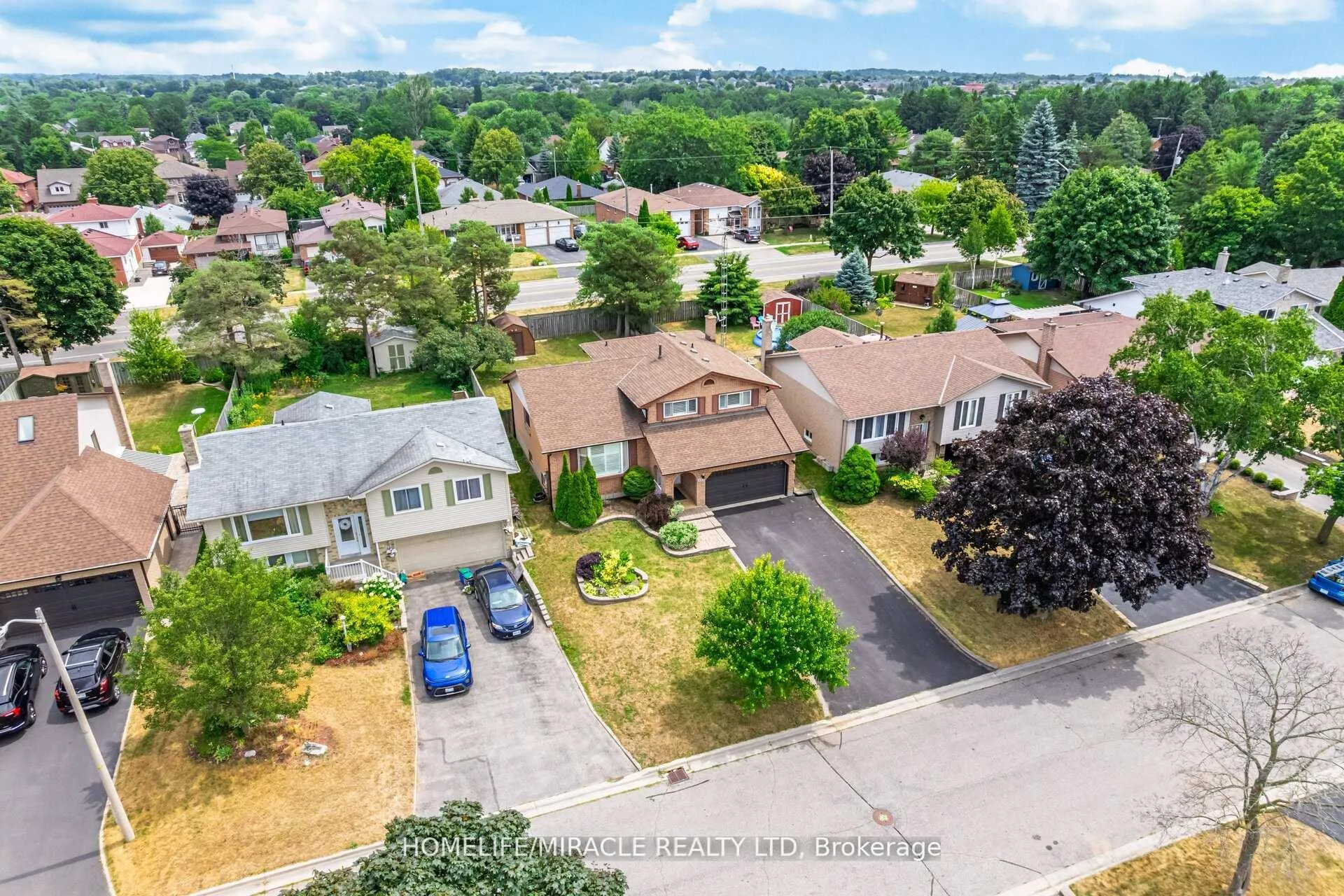 Photo 2 of 483 Labrador Drive, Oshawa, Donevan — HOMEH